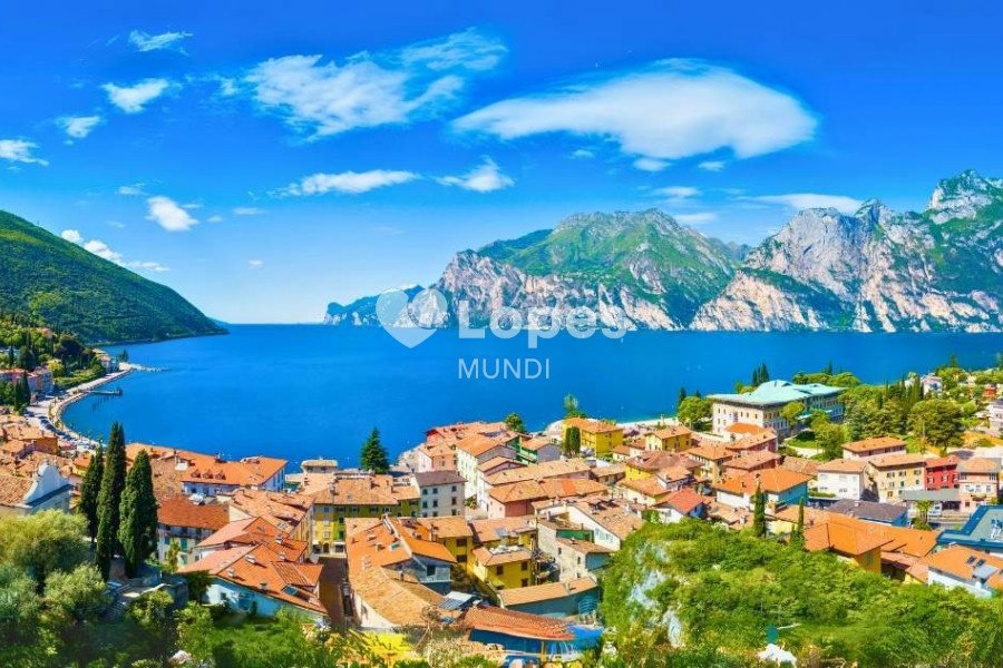 Apartamento com 3 quartos à venda em Desenzano del Garda, Itália – Colli Storici