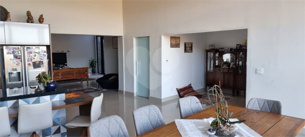 Casa à venda com 4 suítes no condomínio Osato, Atibaia - SP