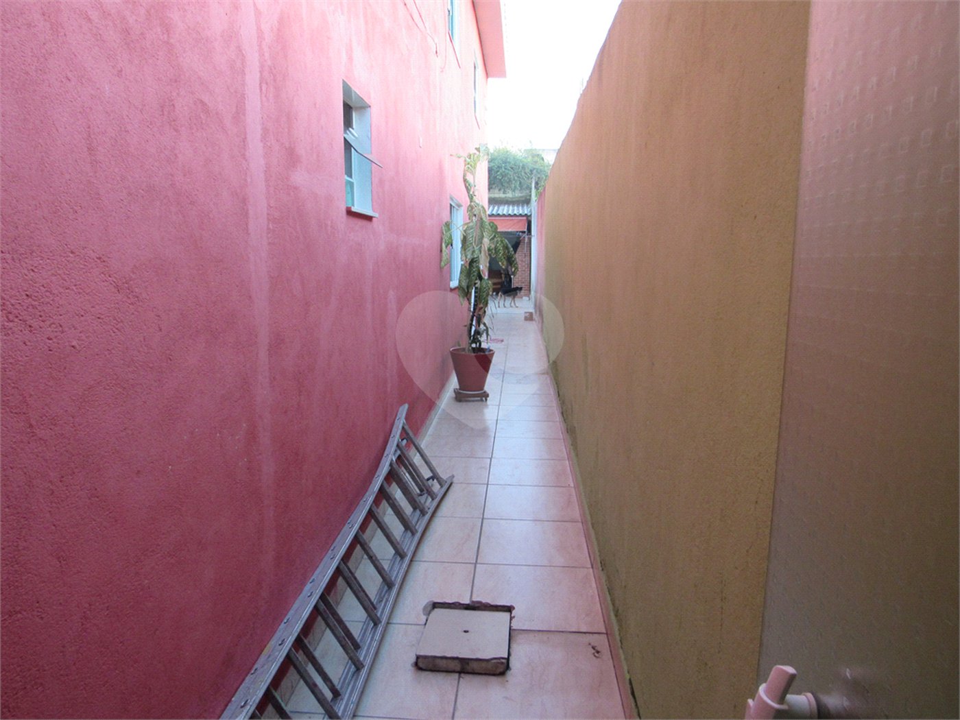 Casa à venda com 1 quarto, sendo 2 suítes, em Itaim Paulista, São Paulo, SP