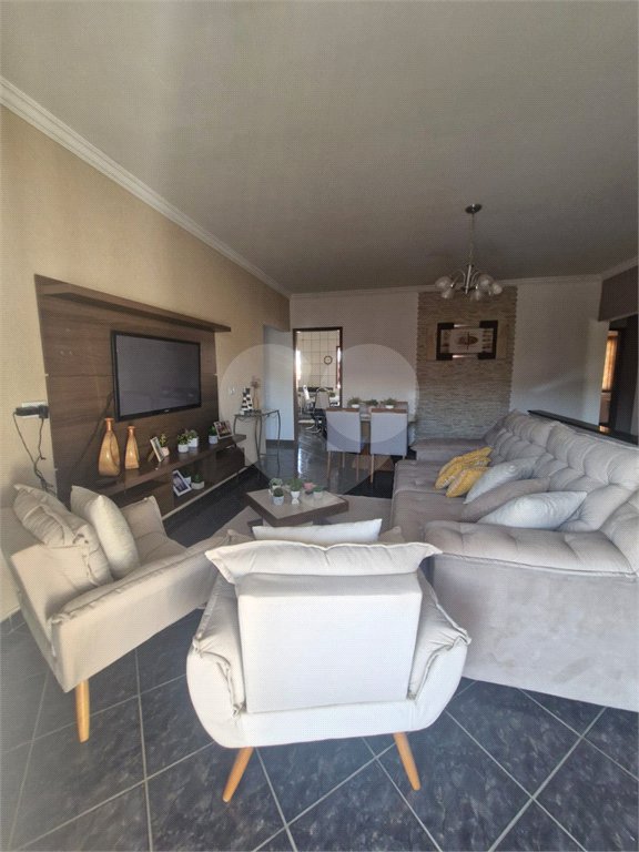 Casa à venda com 4 quartos, sendo 1 suíte, em Jardim Planalto, Salto, SP