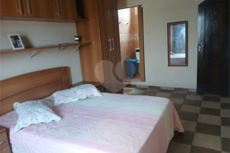 Casa à venda com 4 quartos, sendo 1 suíte, em Jardim Rosa de Franca, Guarulhos, SP