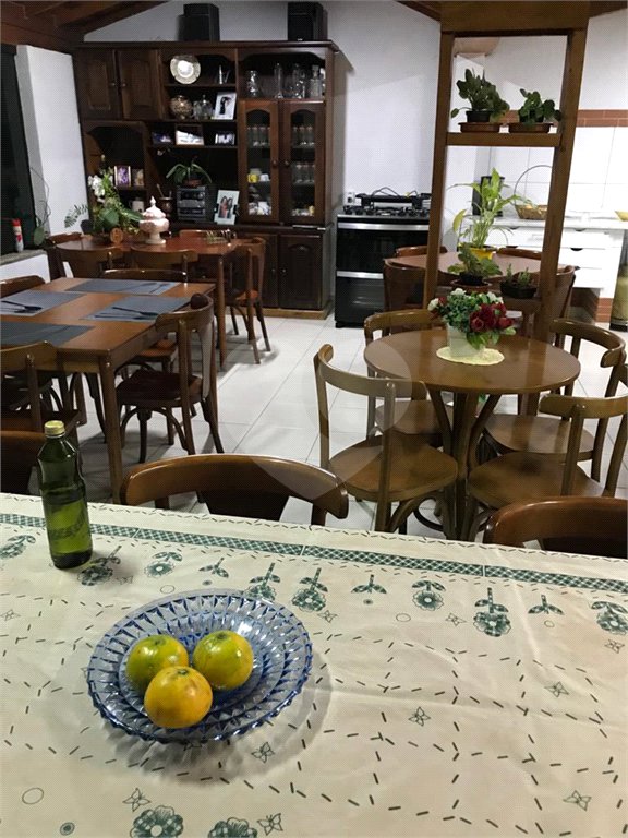 Casa à venda com 3 quartos, sendo 2 suítes,  em Vila Oliveira, Mogi das Cruzes, SP