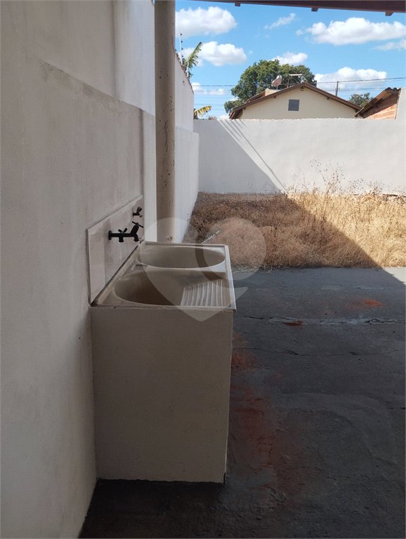 Casa à venda com 2 quartos em Jardim Roberto Selmi Dei, Araraquara, SP