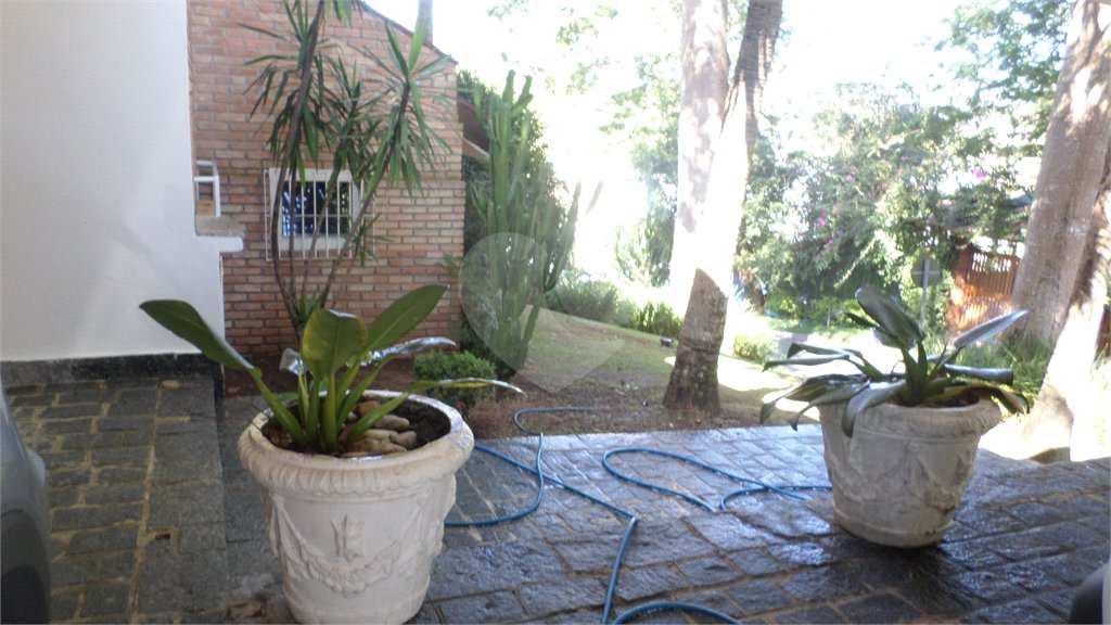 Sobrado à venda com 4 suítes em Recanto Impla, Carapicuíba, SP