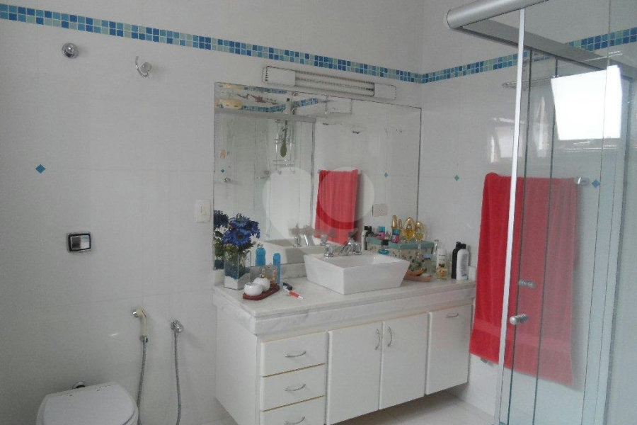 Sobrado à venda com 4 quartos, sendo 3 suítes, em Jardim São Paulo(zona Norte), São Paulo, SP