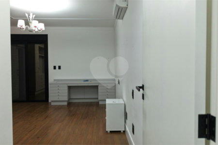 Casa à venda com 4 suítes no condomínio Alphaville Dom Pedro 3, Campinas - SP