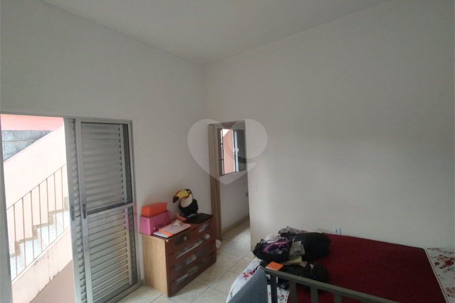 Sobrado à venda com 3 quartos no Brasilândia, São Paulo, SP