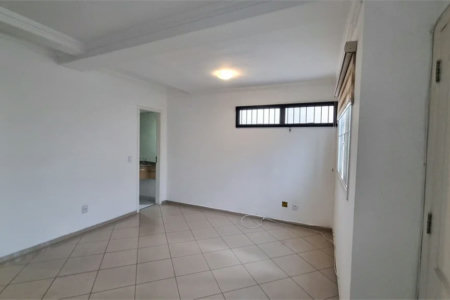 Casa à venda com 3 quartos, sendo 1 suíte, no condomínio Residencial Villagio, São Paulo - SP