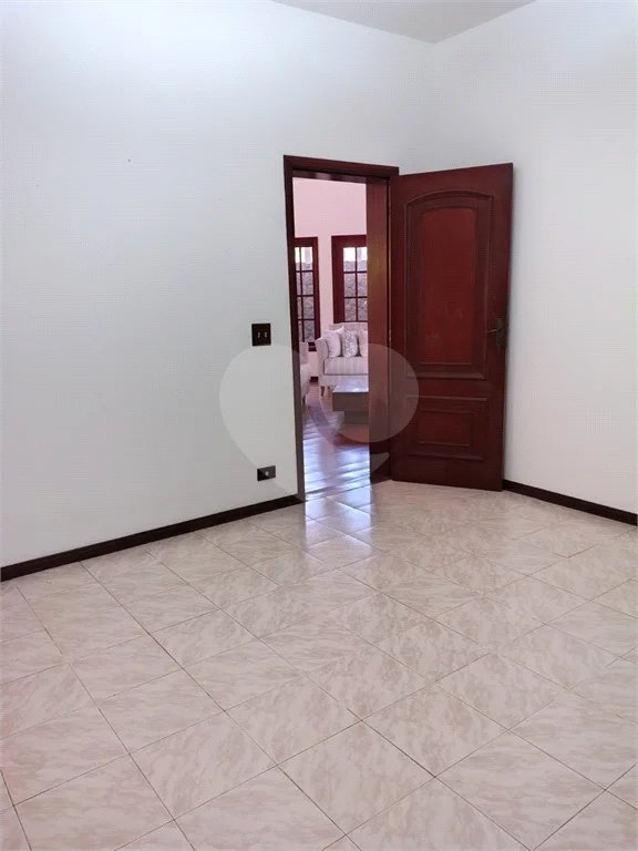 Casa à venda ou para alugar com 5 quartos, sendo 2 suítes, em Jardim Dos Estados, Poços de Caldas - MG