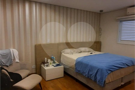 Casa à venda com 3 quartos, sendo 2 suítes,  em Vila Galvão, Guarulhos, SP