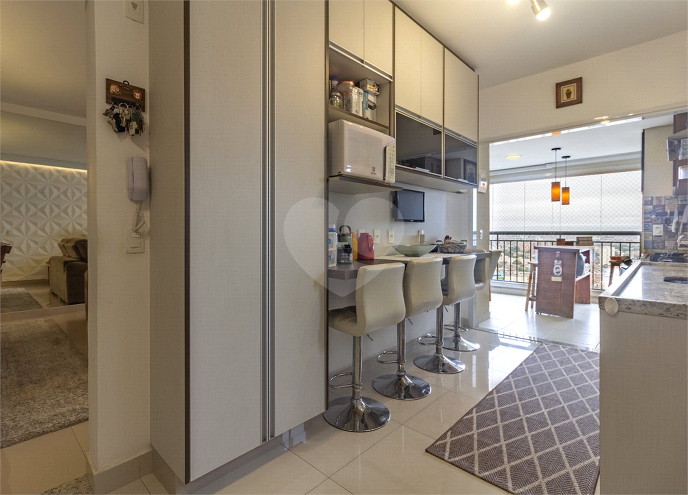 Apartamento à venda com 3 suítes em Parque Reboucas, São Paulo, SP