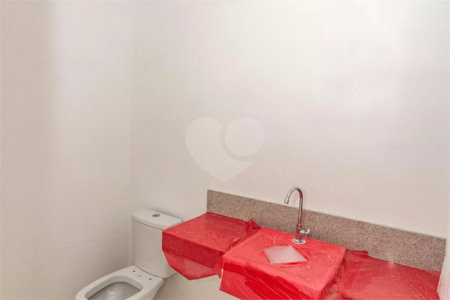 Apartamento à venda com 3 suítes em Vila Firmiano Pinto, São Paulo, SP