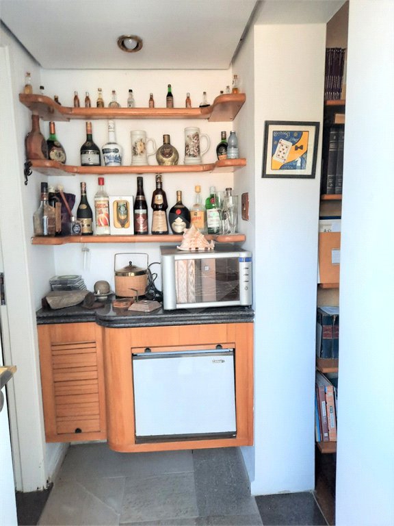 Sobrado à venda com 4 quartos, sendo 2 suítes, em Alto da Boa Vista, São Paulo, SP