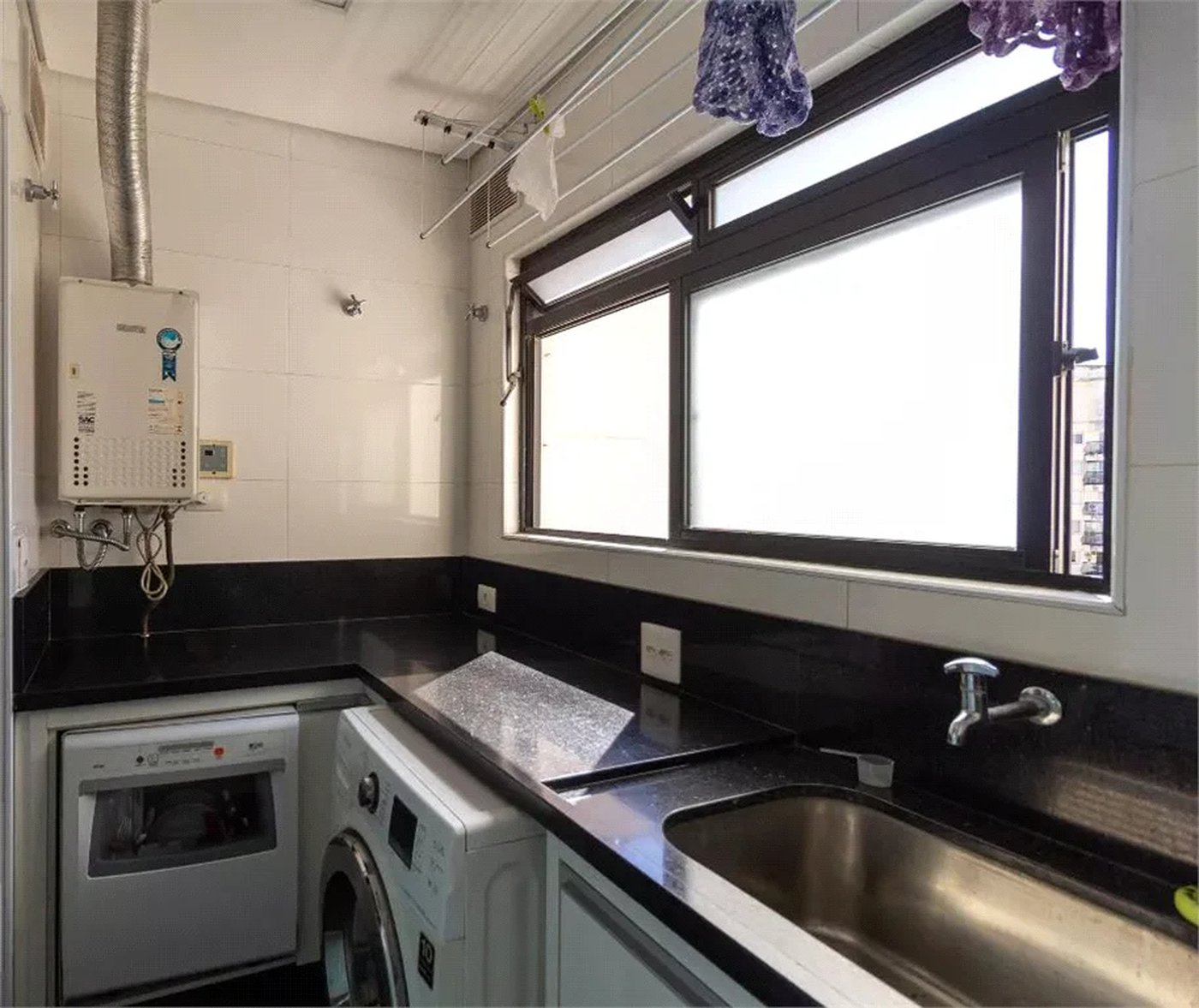 Apartamento à venda com 4 quartos, sendo 2 suítes, em Cidade São Francisco, São Paulo, SP