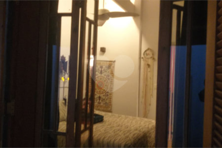 Casa à venda com 3 quartos, sendo 2 suítes, em Vila Mariana, São Paulo, SP