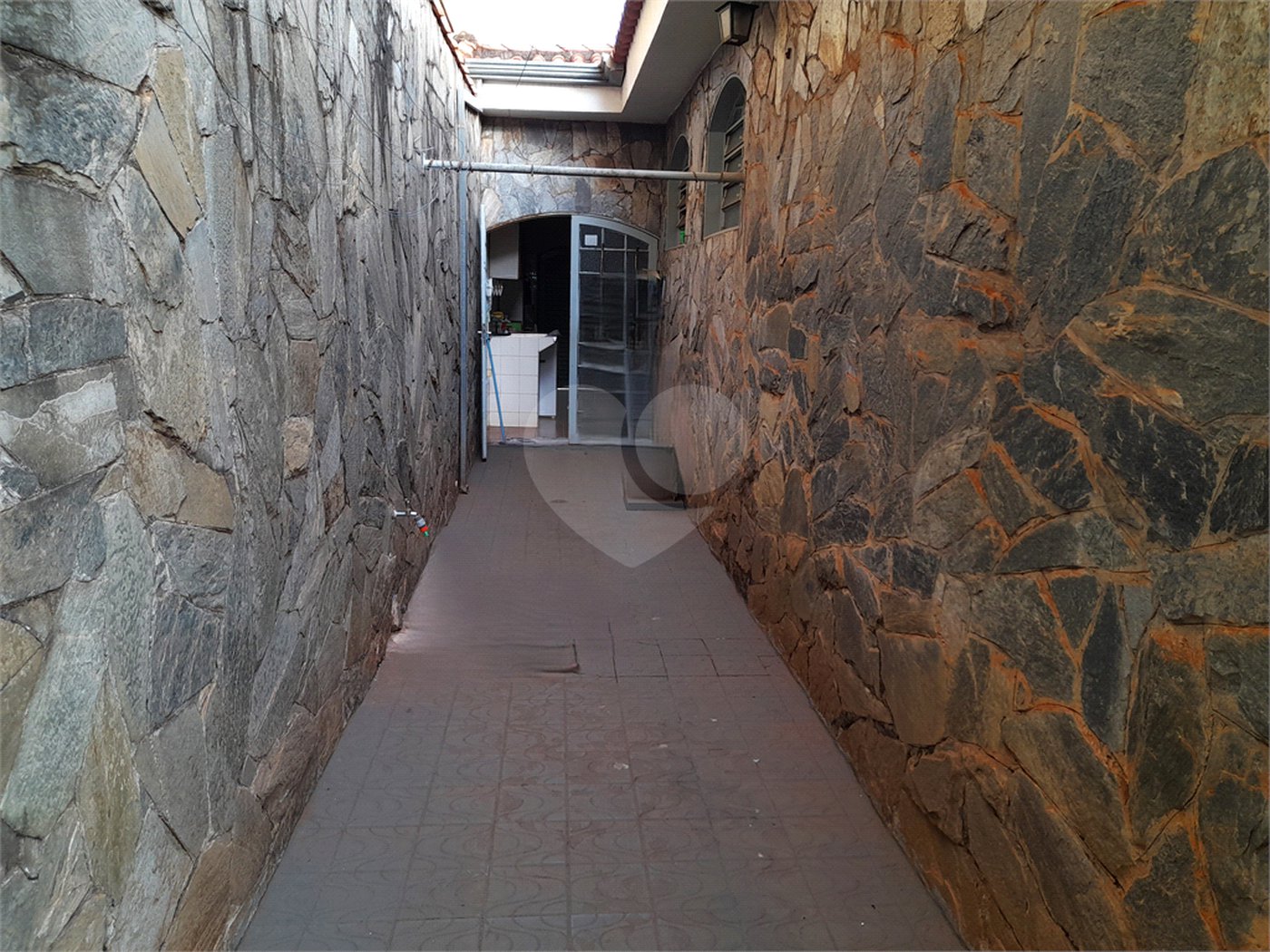 Casa à venda com 5 quartos, sendo 1 suíte,  em Jardim Anhangüera, Ribeirão Preto, SP