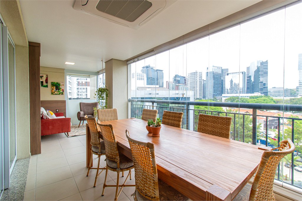 Apartamento à venda com 3 suítes em Chácara Santo Antônio, São Paulo, SP