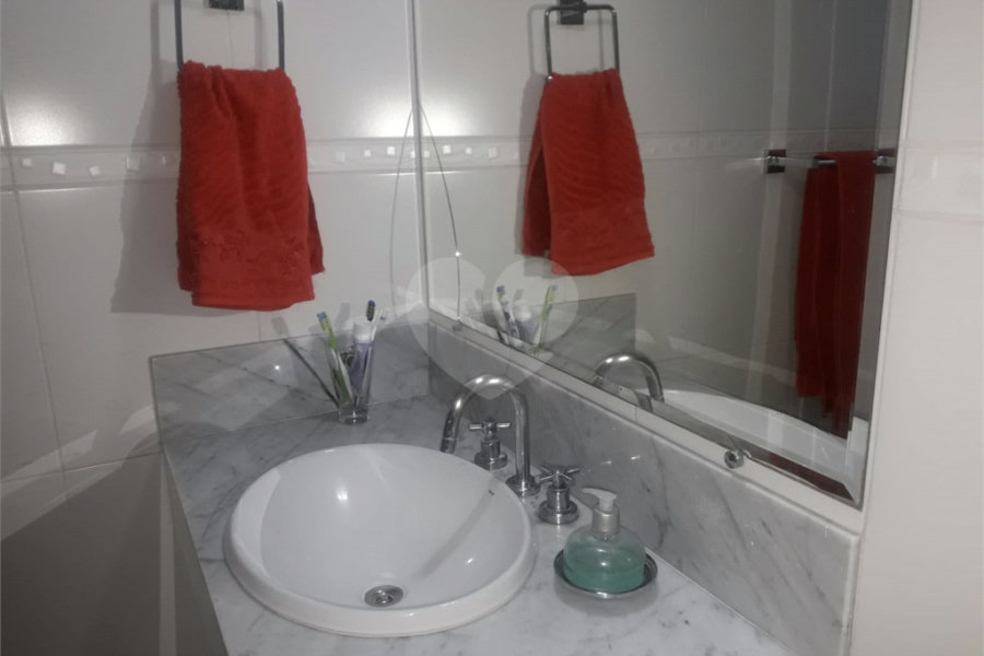 Sobrado à venda com 3 quartos, sendo 1 suíte, em Vila Paulicéia, São Paulo, SP