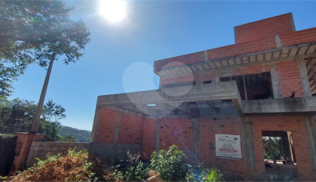 Casa à venda com 4 suítes no condomínio Sausalito, Mairiporã - SP