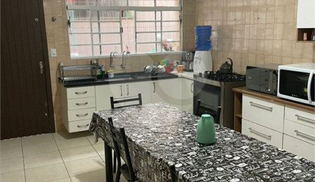 Sobrado à venda com 4 quartos, sendo 1 suíte,  em Horto Florestal, São Paulo, SP