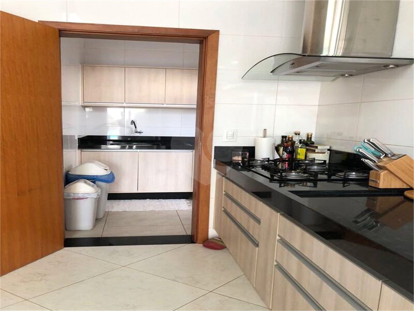 Casa à venda com 4 quartos, sendo 3 suítes, no condomínio Residencial Terra Nobre, Indaiatuba - SP