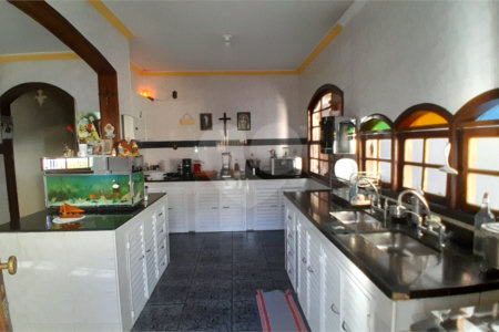 Casa à venda com 4 quartos, sendo 1 suíte, em Bangu, Rio de Janeiro, RJ
