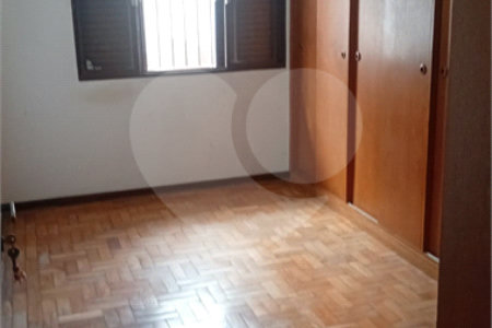 Casa à venda ou para alugar com 7 quartos, sendo 1 suíte,  em Vila Mogilar, Mogi das Cruzes, SP