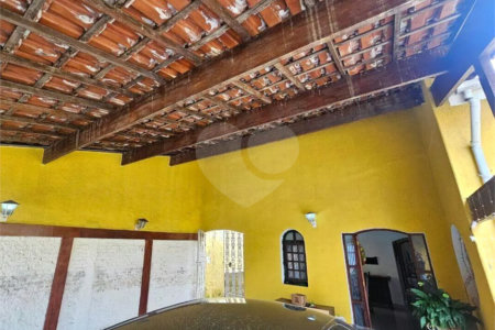 Casa Térrea à venda com 3 quartos, sendo 1 suíte, no Centro, Poá, SP