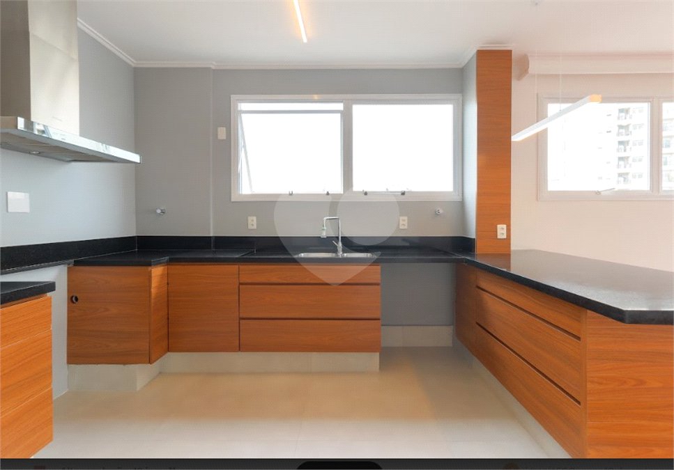 Apartamento à venda com 3 quartos, sendo 1 suíte,  em Santa Cecília, São Paulo, SP