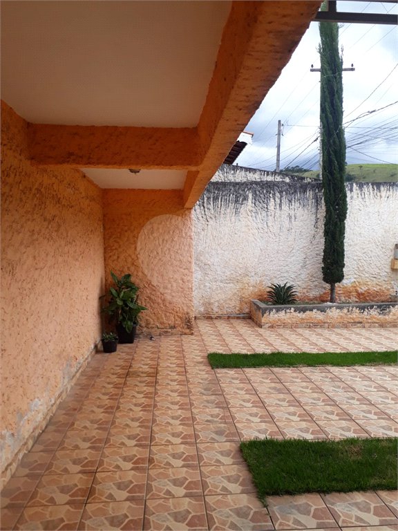 Casa à venda com 2 quartos no Centro, Bom Jesus dos Perdões, SP