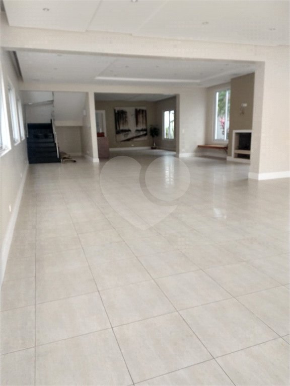 Sobrado à venda com 4 suítes em Tremembé, São Paulo, SP