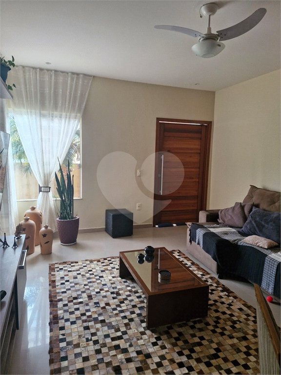 Casa à venda com 3 quartos, sendo 1 suíte, em Peró, Cabo Frio, RJ