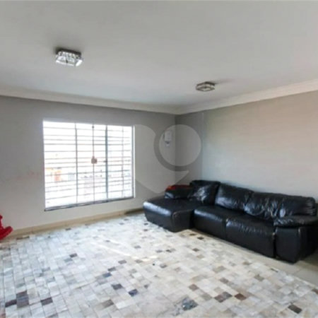 Sobrado à venda com 3 quartos, sendo 1 suíte, em Vila Nivi, São Paulo, SP