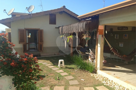 Casa à venda com 8 quartos, sendo 3 suítes, em Jardim Terceiro Centenário, Atibaia, SP