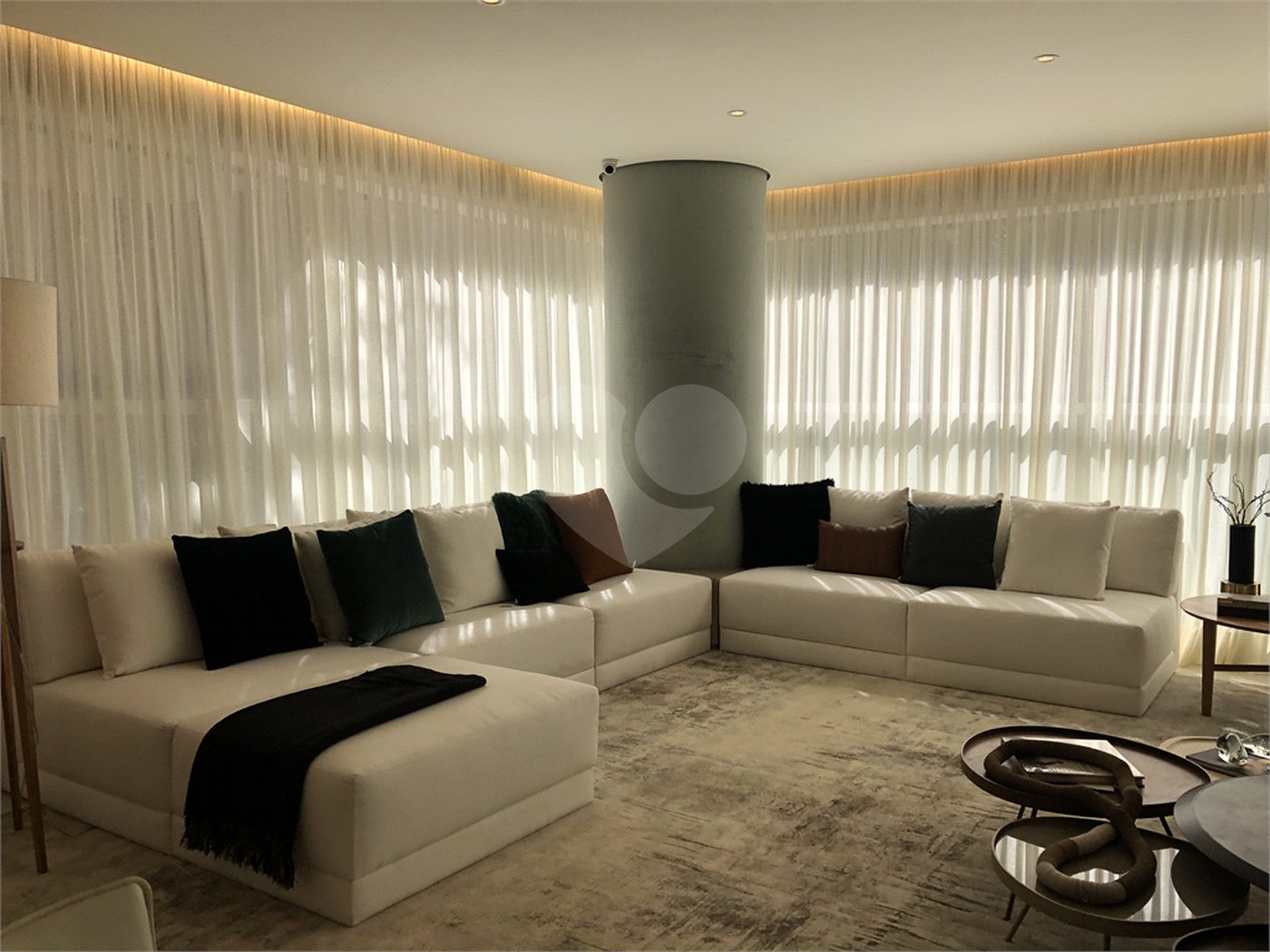 Apartamento à venda com 5 quartos, sendo 4 suítes, em Pinheiros, São Paulo, SP