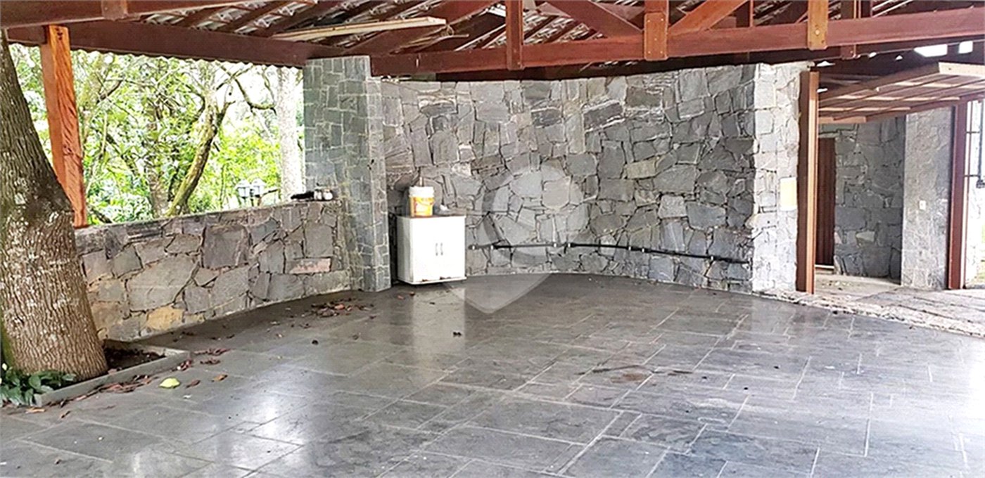 Casa à venda com 4 suítes no condomínio Alpes da Cantareira, Mairiporã - SP