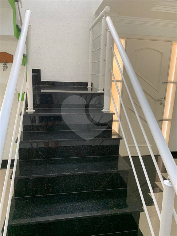 Sobrado à venda com 4 quartos, sendo 1 suíte, em Vila Campo Grande, São Paulo, SP