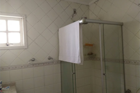 Sobrado à venda com 4 quartos, sendo 1 suíte,  em Parque dos Príncipes, São Paulo, SP