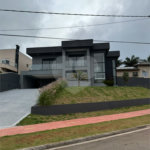 Casa à venda com 5 suítes no condomínio Residencial Santa Maria, Jandira - SP