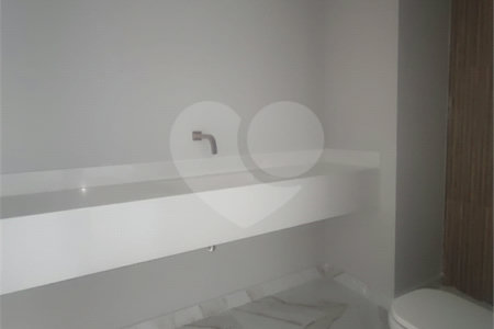 Cobertura à venda com 3 suítes em Vila Nova Conceição, São Paulo, SP