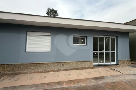 Casa à venda com 3 quartos, sendo 1 suíte, em Alto da Boa Vista, São Paulo, SP