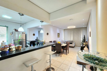 Apartamento 2 Dormitórios com Vista Mar, 1 Suíte e 50m da Praia – Santos