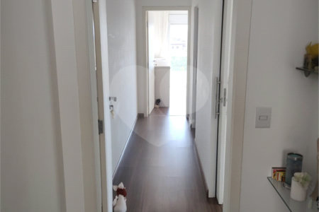 Casa à venda com 3 suítes no condomínio Estância Marambaia, Vinhedo - SP