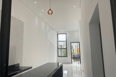Casa à venda com 3 quartos, sendo 1 suíte, no condomínio Horto Florestal Villagio, Sorocaba - SP