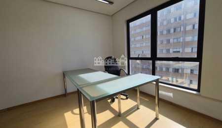 Sala Comercial à Venda no Edifício Paulista Tower – Rua Vergueiro, próximo ao Metrô Ana Rosa