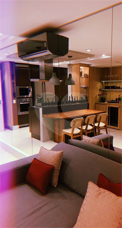 Apartamento com 2 dormitórios e 1 vaga de garagem ao lado do Parque Ibirapuera.