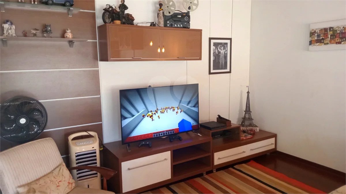 Casa à venda com 3 suítes no condomínio Vale da Santa Fé, Vinhedo - SP