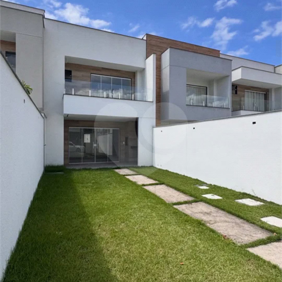 Casa duplex com 4 quartos, piscina e área gourmet, em condomínio com lazer completo e localização estratégica ao lado do Park Shopping.