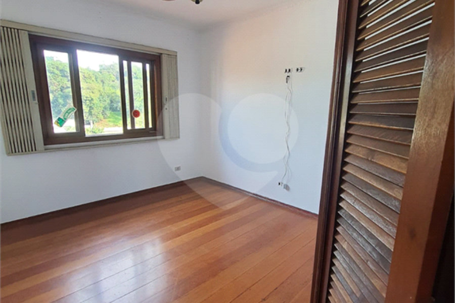 Sobrado à venda com 4 quartos, sendo 1 suíte, em Vila Pereira Barreto, São Paulo, SP