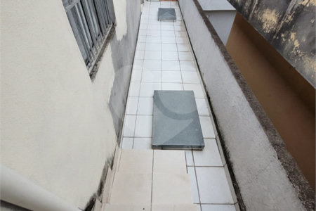 Sobrado à venda com 4 quartos em Vila Jurema, Ferraz de Vasconcelos, SP